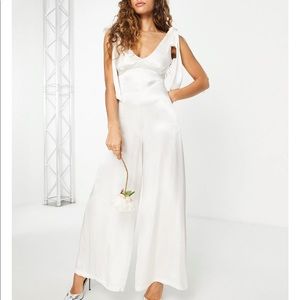 Topshop Bridal Bowtie Shoulder Palazzo Jumpsuit in Ivory Size 4